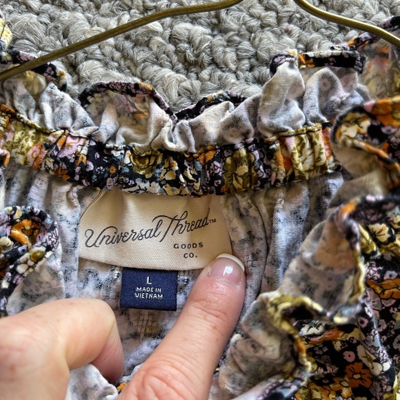 Gorgeous floral blouse/top perfect for work! - Picture 4 of 5